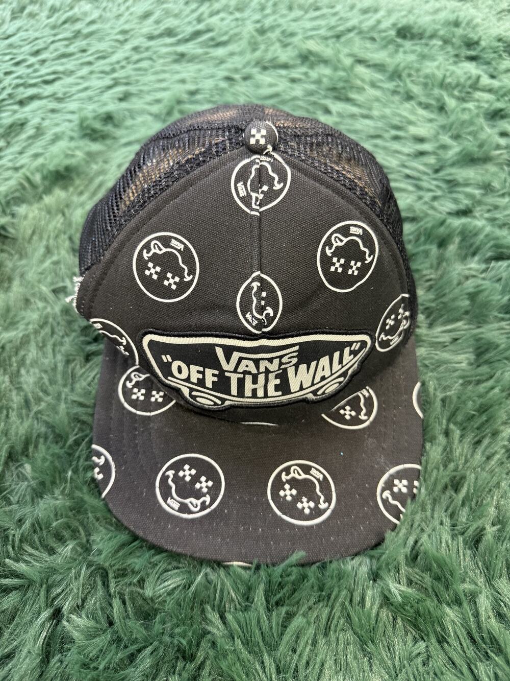 Vans "Off The Wall" Black Mesh Trucker Hat Cap Skateboard Streetwear Mens